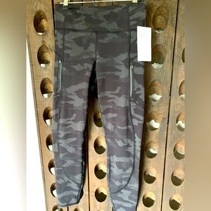 Athleta Rainier Reflective running tights-size SMALL